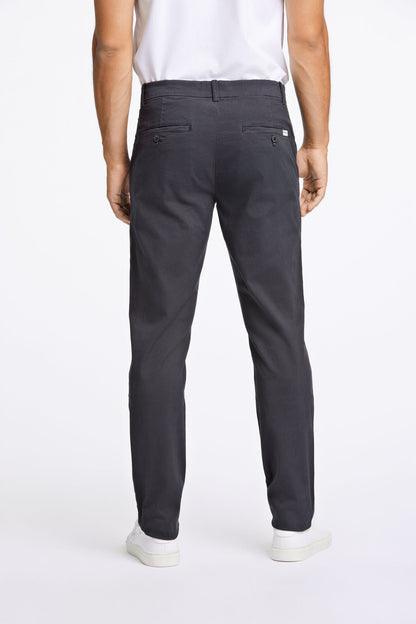 J.LIND STRETCH-SLIM-FIT-MEN-CHINO | DULL BLACK