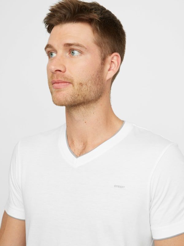 GUESS. MENS ARMIN V-NECK TEE SHIRT | WHITE