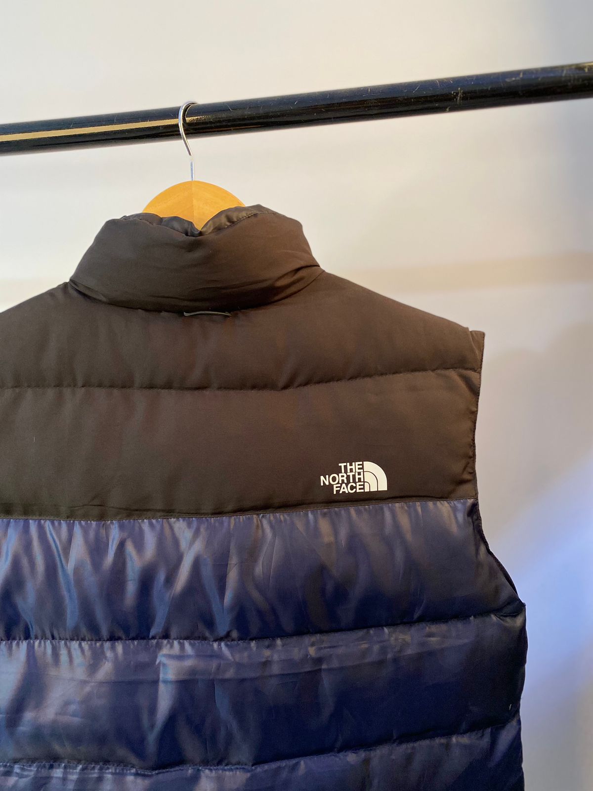 TNF-SLEEVELESS-NUPTSE PUFFER JACKET | BLACK / NAVY