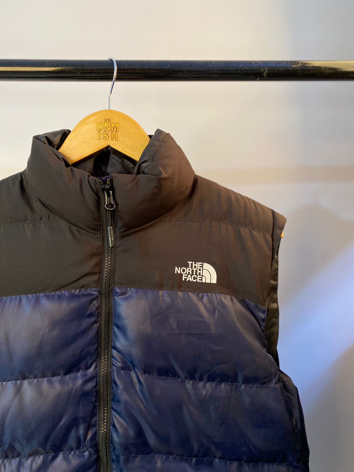 TNF-SLEEVELESS-NUPTSE PUFFER JACKET | BLACK / NAVY