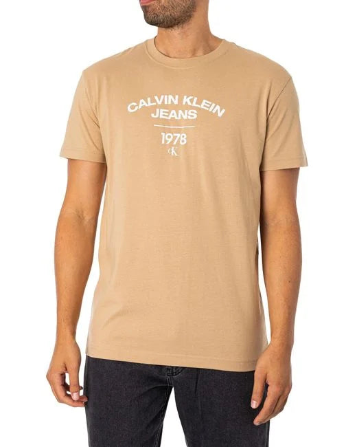 CALVIN KLEIN JEANS VARSITY LOGO T-SHIRT | ORANGE