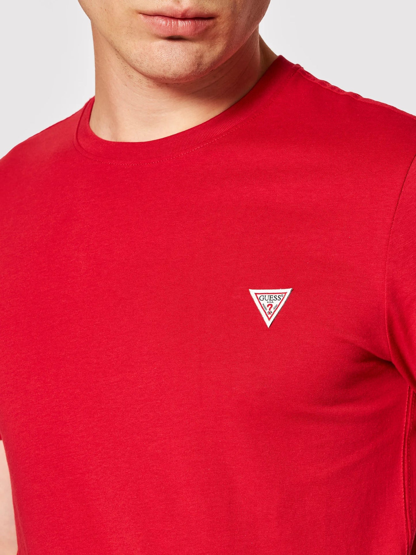 GUESS-SLIM FIT-ROUND NECK-LOGO | RED